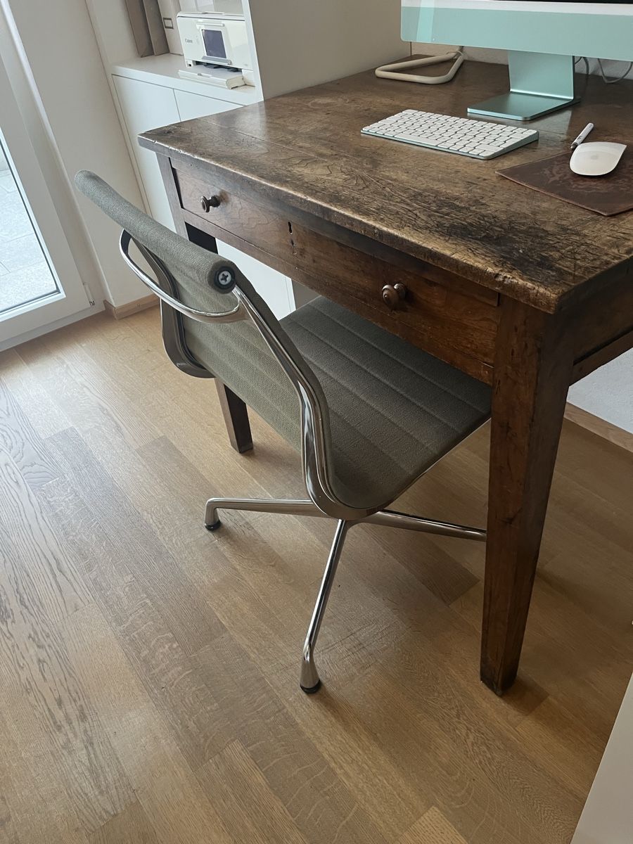 Vitra Sedie: Vitra EA 105 Bürostuhl Klassiker Design / Hopsack – Usato da Freienbach venduto da alile 3