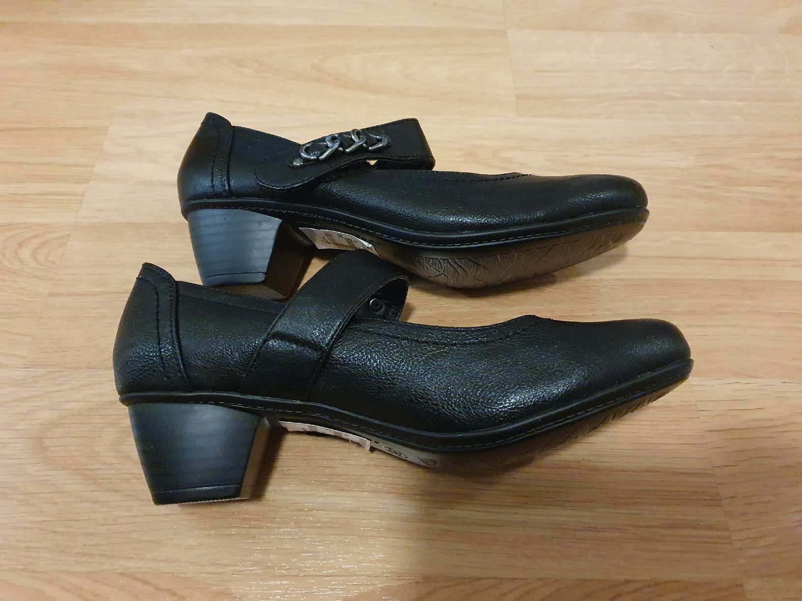 Scarpe da donna: neue schwarze Halbschuhe – Nuovo e nell'imballaggio originale da St. Gallen venduto da 1811123 3