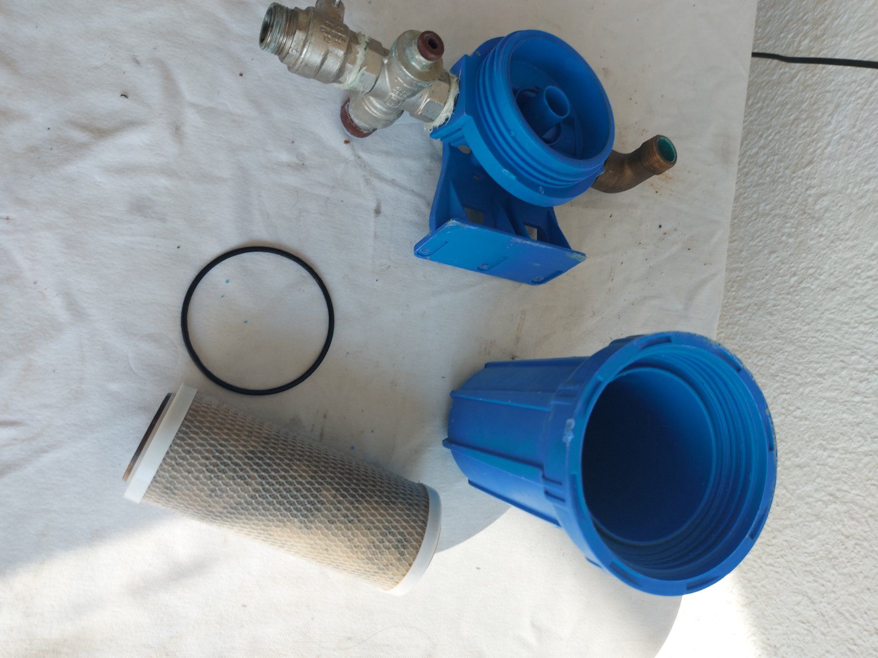 Sanitari: Wasserfilter blau mit Absperrhahn......... – Usato da Rheinau venduto da profitronic.shop 6