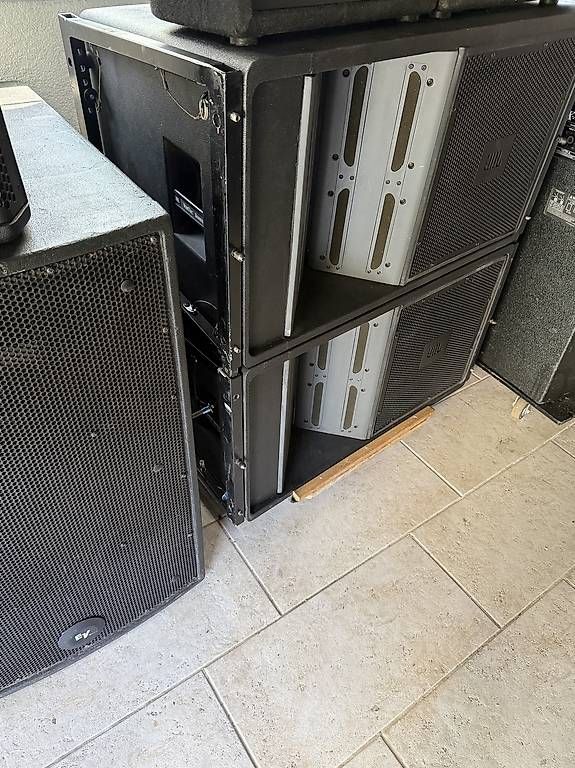 Haut-parleurs: JBL Line Array  – D'occasion à Nebikon par Electrovoice10 3