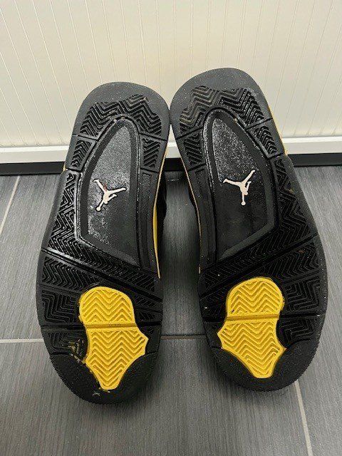 Jordan Scarpe da uomo: NIKE JORDAN RETRO 4 THUNDER in der Grösse 38.5 – Usato da Rümlang venduto da marpuc 4