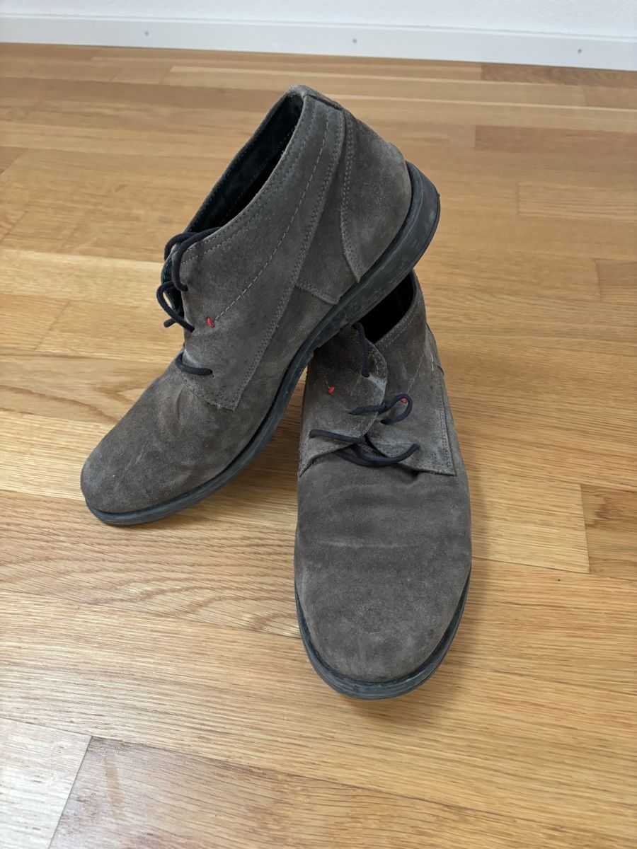 Herrenschuhe: Graue Wildleder Herrenschuhe Grösse 43 – Gebraucht aus Bettwiesen von ras_9rk9