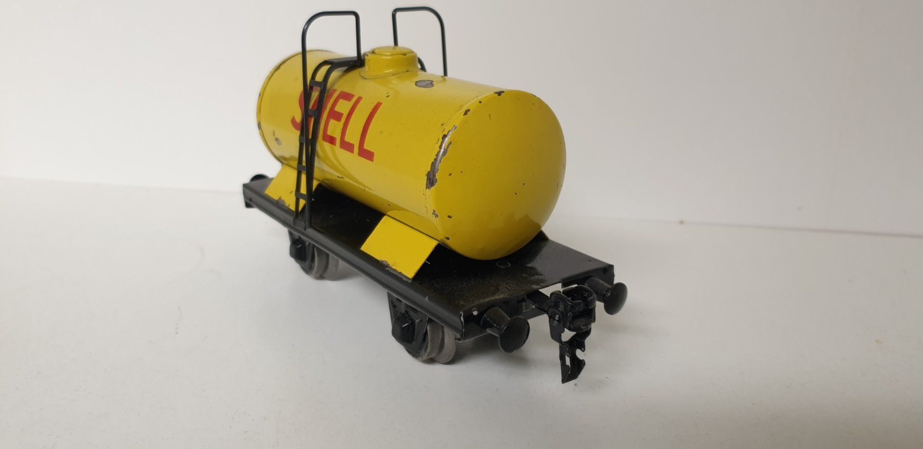 Hag Modellini di ferrovie: Hag SBB Tankwagen Shell Spur 0 – Usato da Neuenhof venduto da ludovicco 2