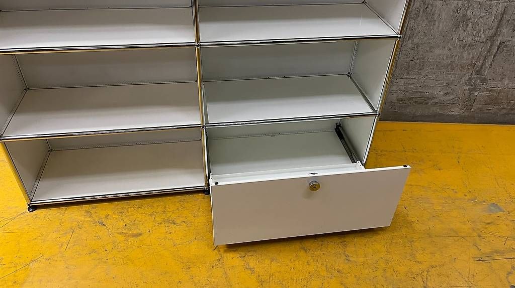Étagères: USM Sideboard mit einem Auszug – D'occasion à Bern par daskannweg 1