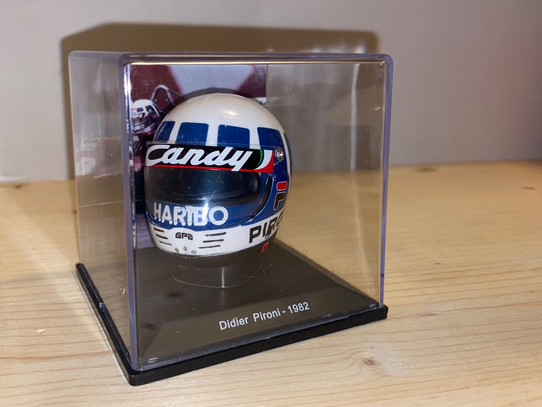Ferrari Modellini d'auto: Ferrari Helm 1/5 Didier Pironi 1982 – Nuovo (secondo la descrizione) da Wohlen AG venduto da PrivatSammlung 1