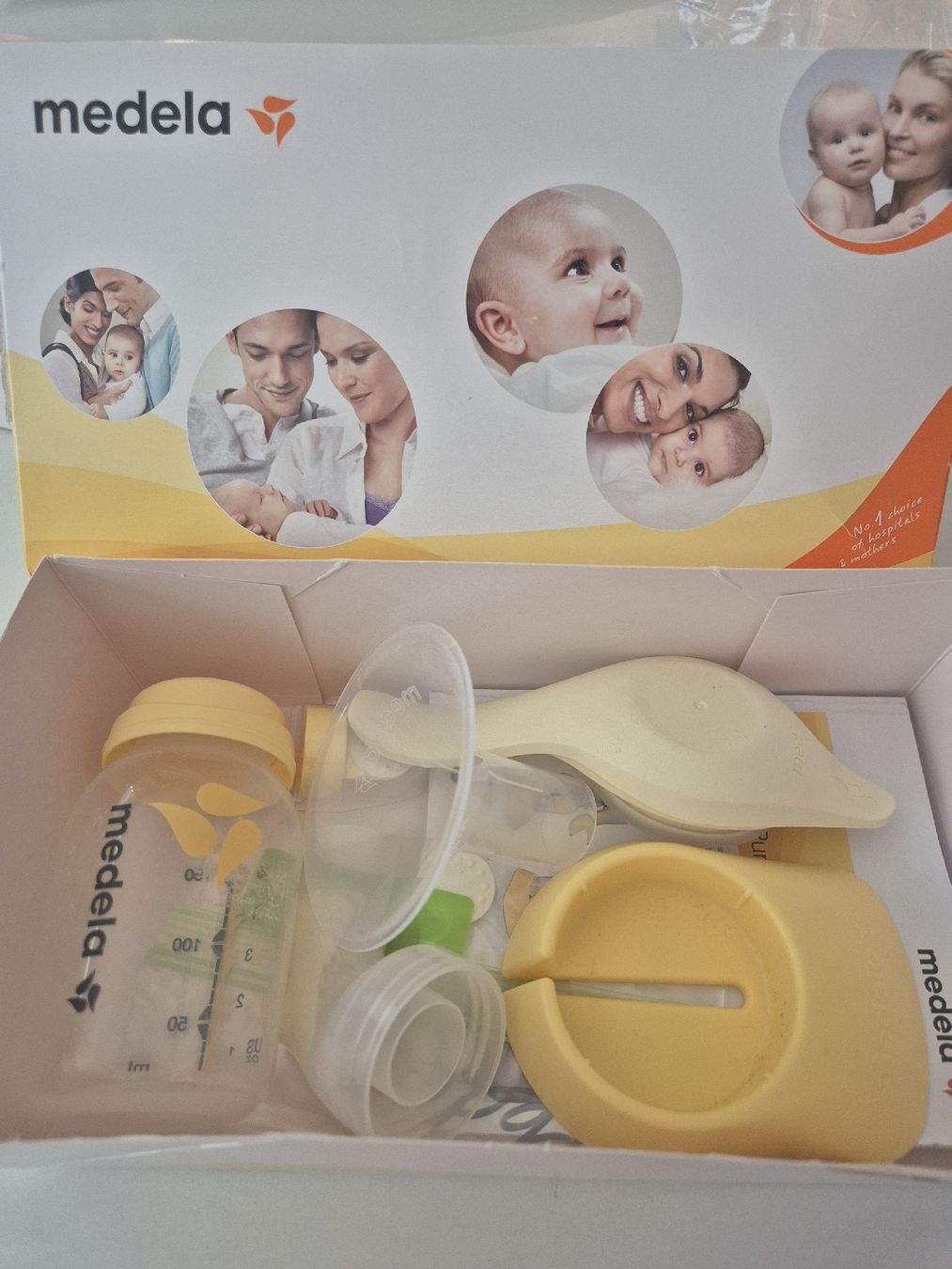 Medela Accessori per l’allattamento: Medela Harmony Hand-Milchpumpe Set – Nuovo (secondo la descrizione) da Zürich venduto da gugm 1