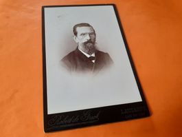 SCHWIIZER MAA DAZUMAL - mit BART und ZWICKER - LAUSANNE