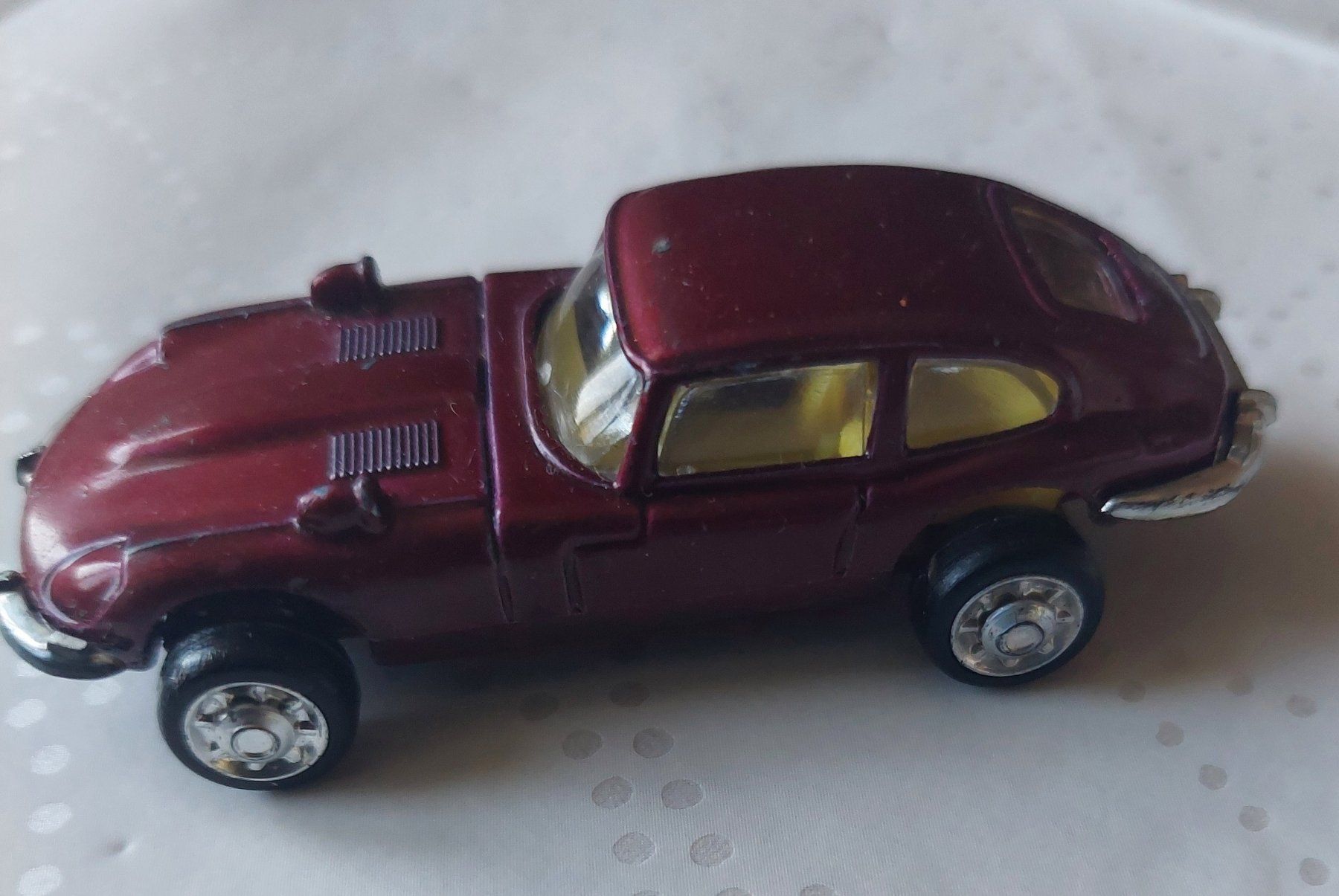 Jaguar Modellautos: Jaguar E-Type weinrot gebrauchter Zustand – Gebraucht aus Veltheim AG von fredy_richner 2
