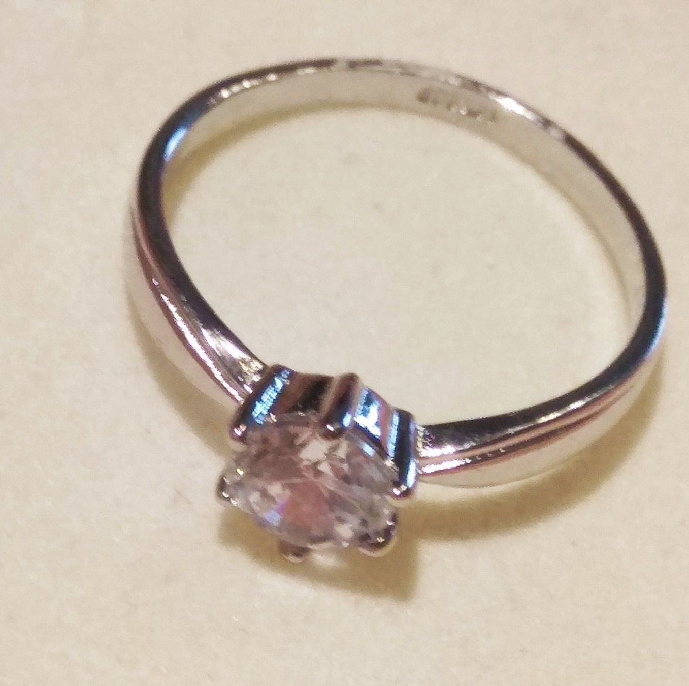 Anelli: Traumring platiniert mit Zirkonia Gr. 51 – Nuovo e nell'imballaggio originale da Münchenbuchsee venduto da Daniel0133