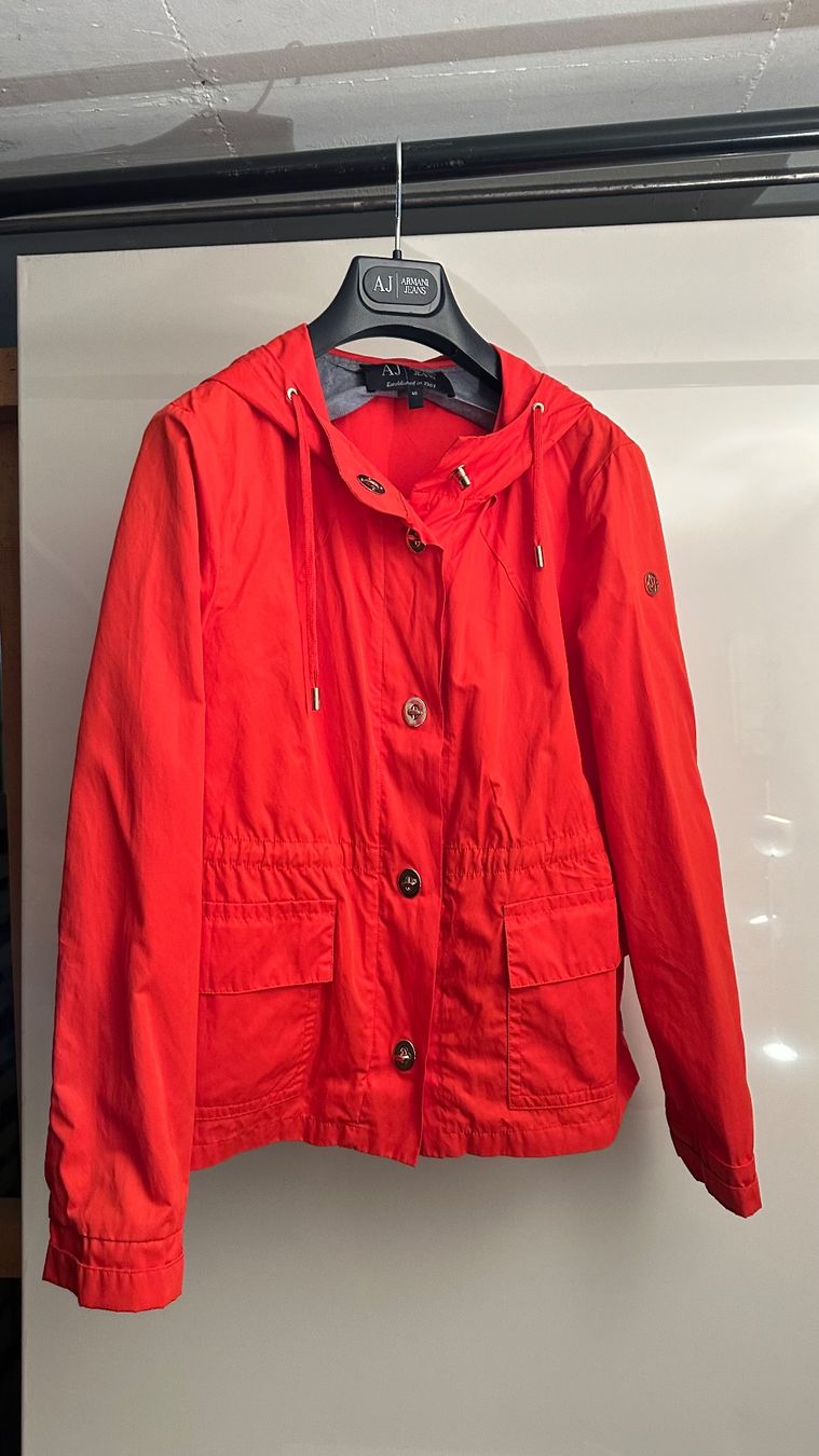 Armani Giacche: Damen Armani Jacke GR 40 – Usato da Jonen venduto da BMWE369