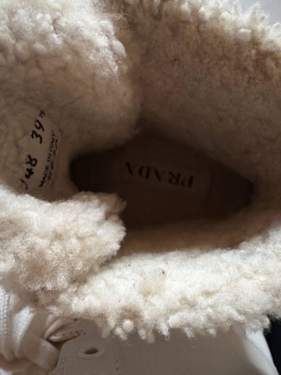 Prada Damenschuhe: Plateau-Sneakers aus Leder mit Shearling – Gebraucht aus Steinach von Pumuckeli1 3