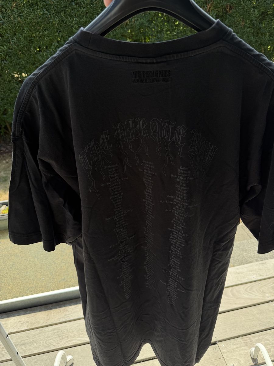 T-shirts: Vetements Shirt – Neuf (Voir description) à Flawil par Richu.s 2