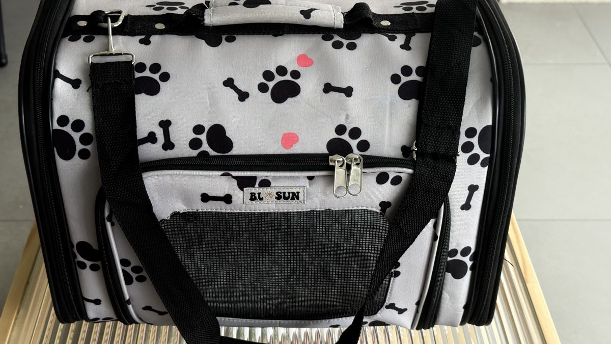 Niches, paniers: Pet Carrier Bag Paw Print Pattern – D'occasion à Neuhausen par ven_ksf8 1