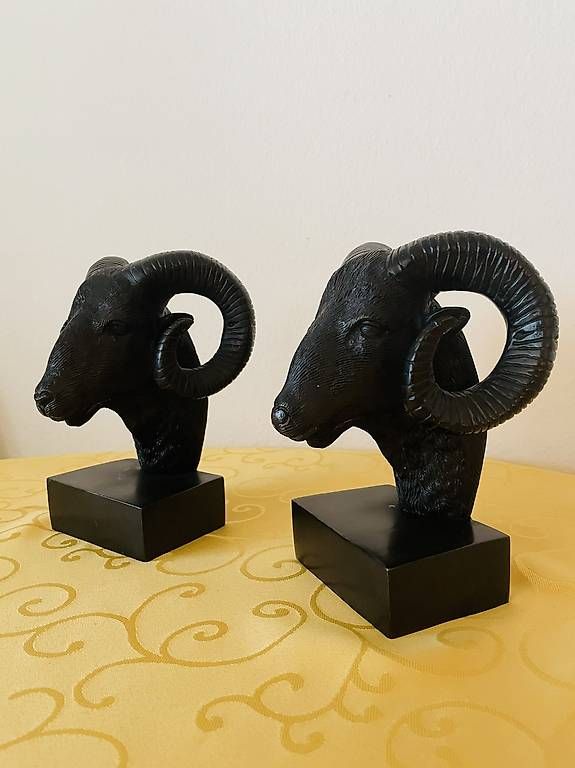 Statuette: Wunderschöne Widder aus Gusseisen – Nuovo (secondo la descrizione) da Dübendorf venduto da pupaty