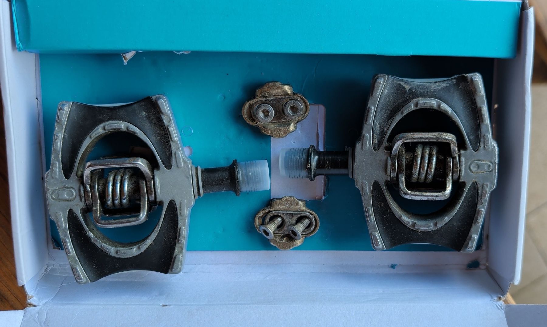 Pièces détachées: Crankbrothers Pedale mit cleats – D'occasion à Ins par Chusi0