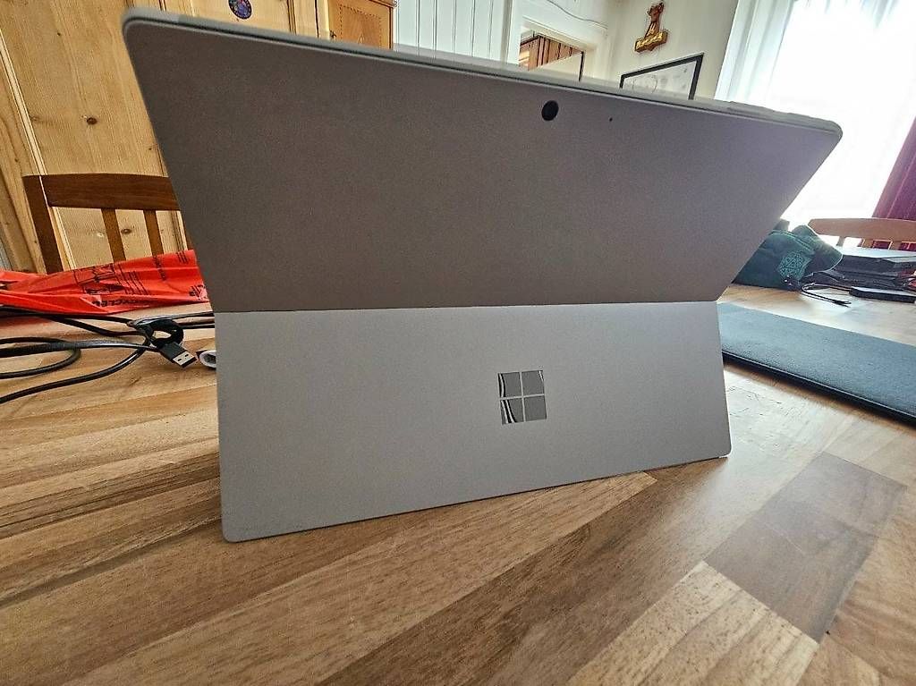 Tablettes PC: Microsoft Surface pro 7 – D'occasion à bonaduz par Munin88