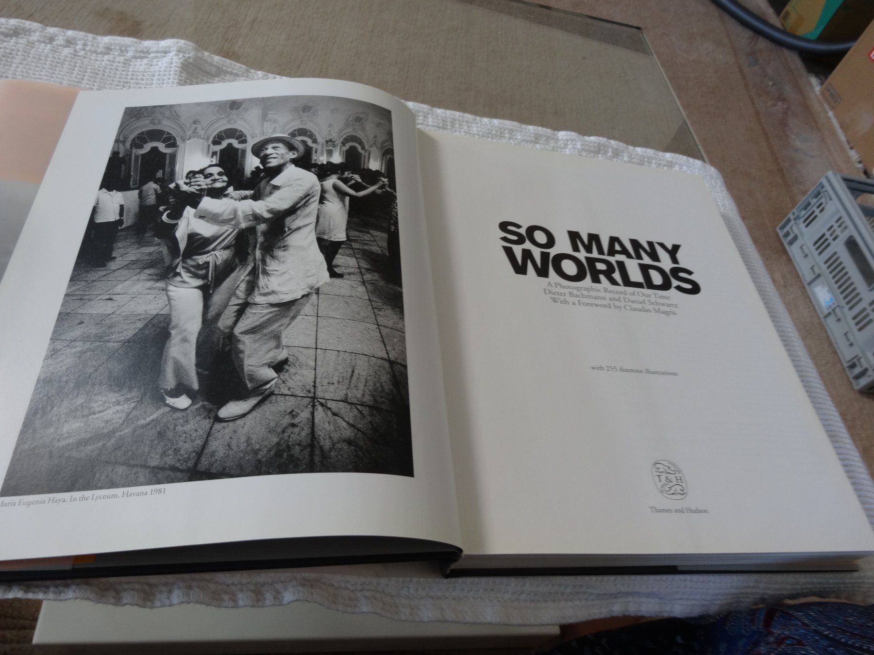Libri: So Many Worlds Holderbank – Usato da Neerach venduto da jenny062 1