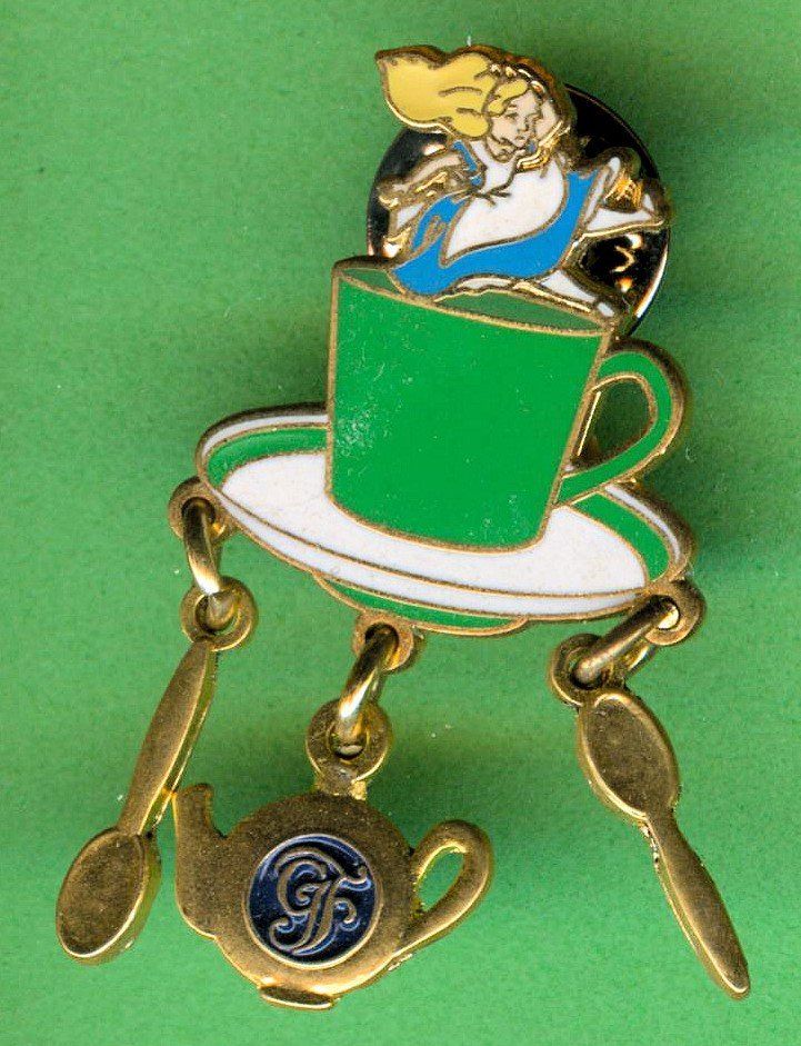 Disney Placchette & Badge: DISNEY  ALICE im Wunderland – Usato da Winterthur venduto da Sammleroase