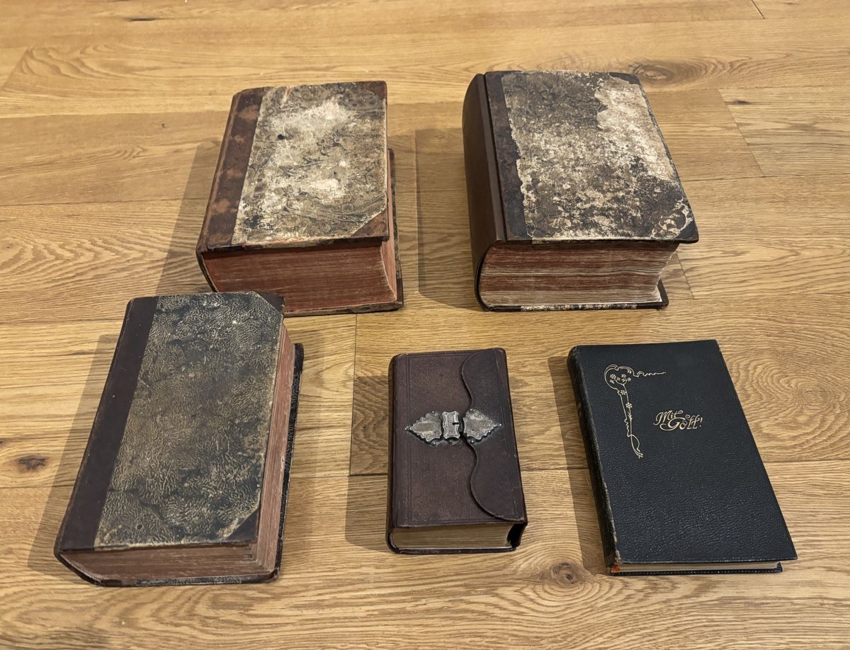 Libri: 5 Antike Bücher Sammlung Bibel Gesangsbuch – Usato da Egg b. Zürich venduto da superman1975
