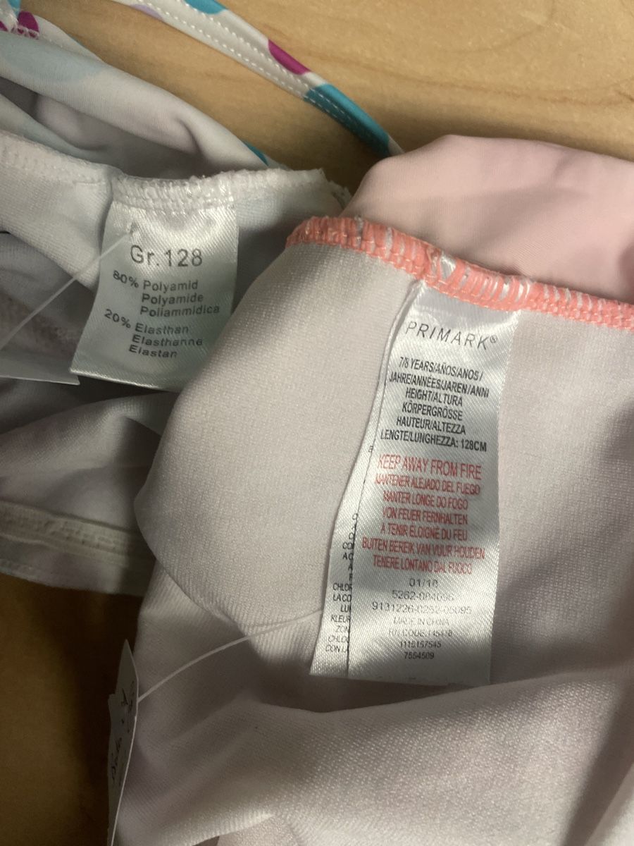 Badekleider & Bikinis: 2 Mädchen Badeanzüge Gr. 128 – Gebraucht aus Obergerlafingen von cabo4 2