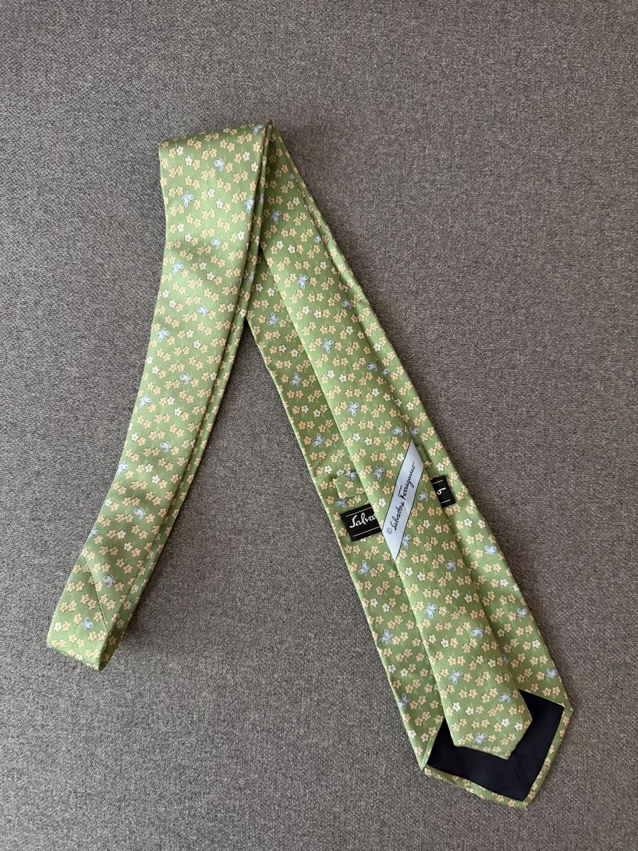 Salvatore Ferragamo Cravatte: Cravate Salvatore Ferragamo verte – Usato da Genève venduto da Red_dot 1