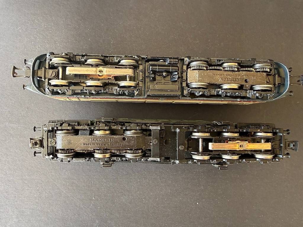 Märklin Modellini di ferrovie: Märklin Elektroloks 3053 und 3322 – Usato da Winterthur venduto da pascalCCS 4