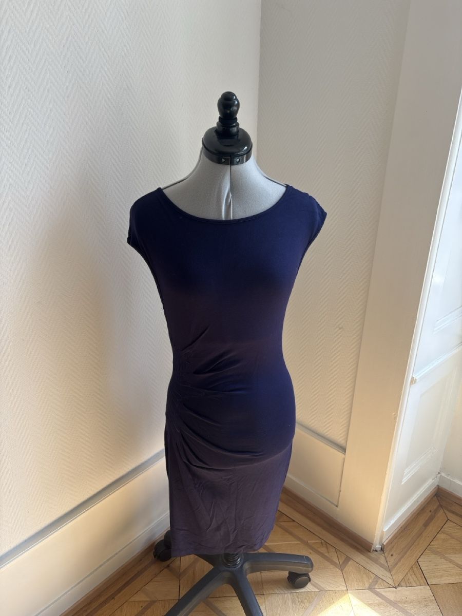 Kleider: Robe marine taille s drapée bon état – Gebraucht aus Genève von fan_5n8s 4