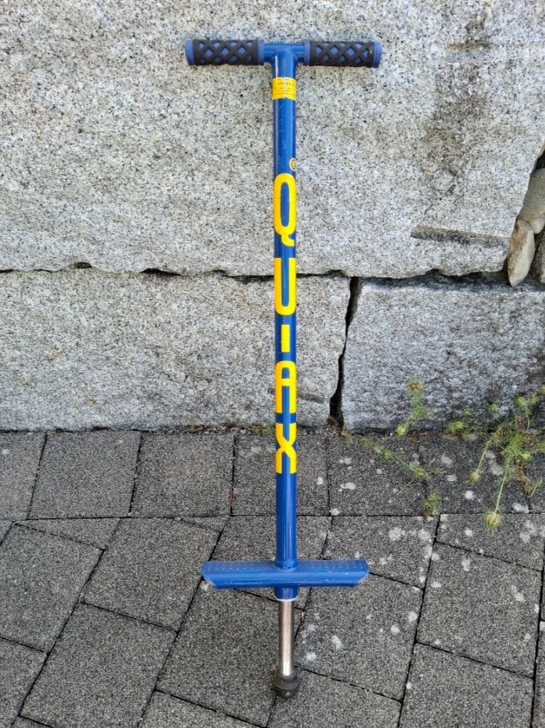 Jouets: Qu-Ax Pogo-Stick – D'occasion à Herznach par Seesack