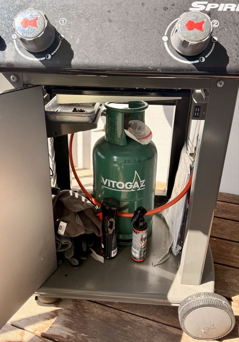 Weber Griglie: WEBER Gasgrill – Usato da Luzern venduto da psz_757t 2