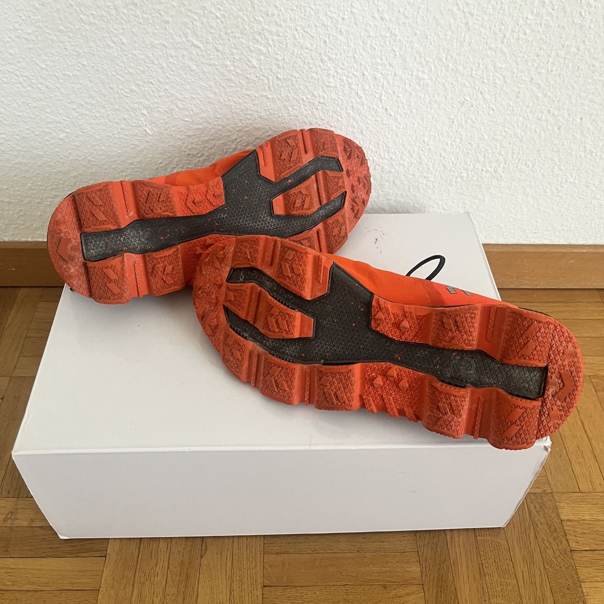 On Damenschuhe: On Cloudventure Peak EU 40.5 Flame/Shadow – Used – Gebraucht aus Zürich von sht_xr2y 2