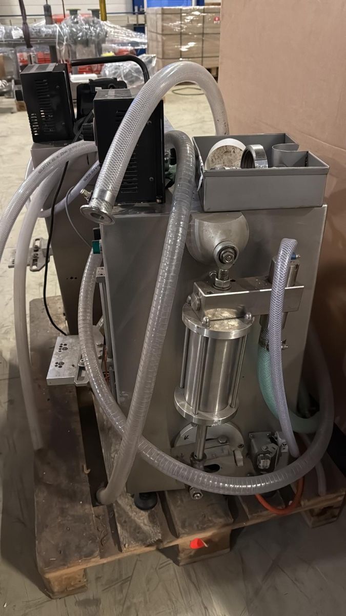 Tutte le macchine: Bemme Dosiermaschine für Kosmetik oder Parfüms 2Stk. – Usato da Wolfwil venduto da RESTPOSTEN-Engros1 2