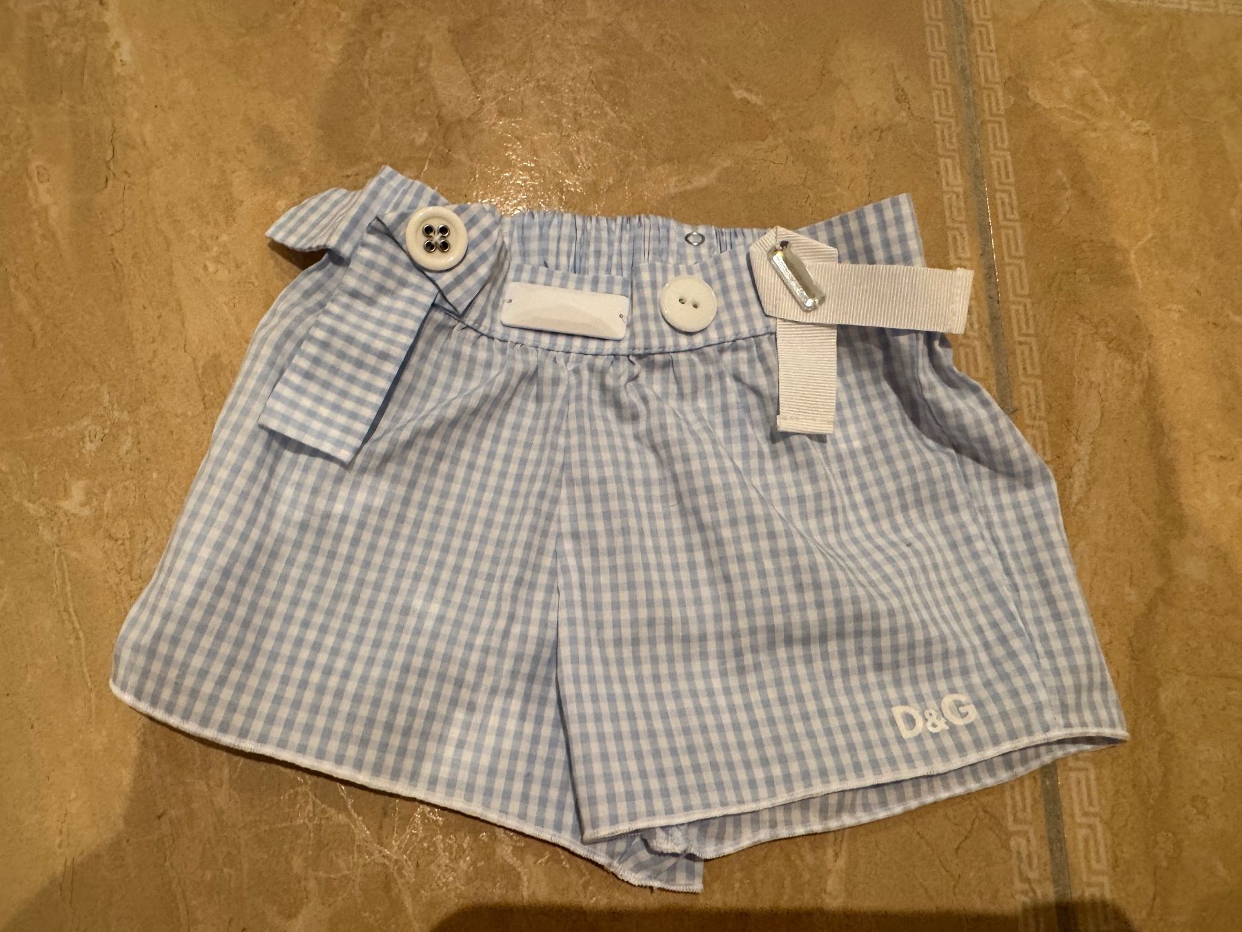 Dolce & Gabbana Pantaloni: Dolce Gabbana NWT Shorts, 3-6Mt – Nuovo (secondo la descrizione) da Klingnau venduto da Markus14