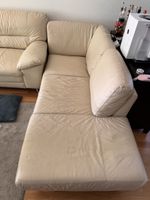 Leder-Ecksofa in Beige mit Metallfüssen – Sehr guter Zustand