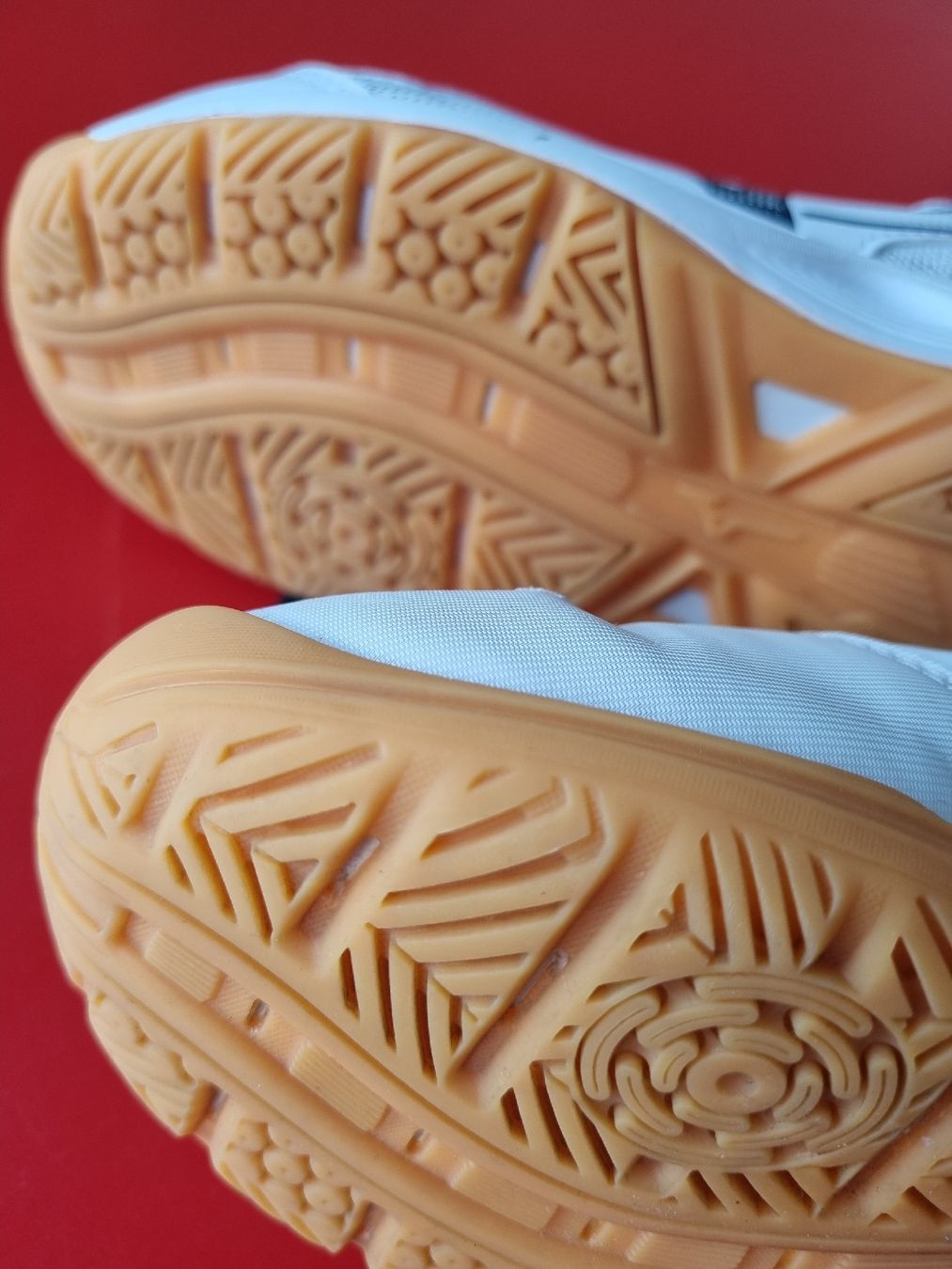 Mizuno Chaussures garçon: mizuno 32.5 – D'occasion à Basel par Waranwaran 1