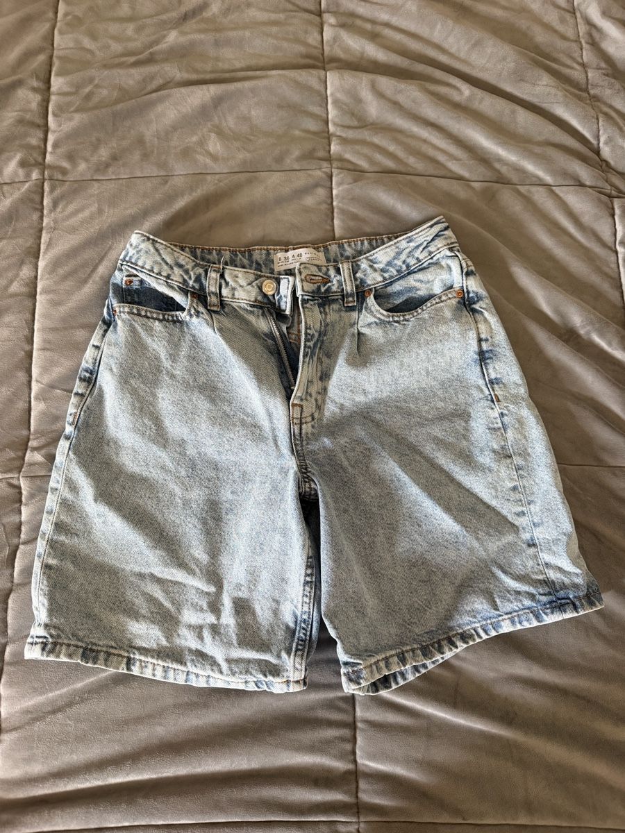 Pantaloni: Short – Usato da Montsevelier venduto da Duna2210