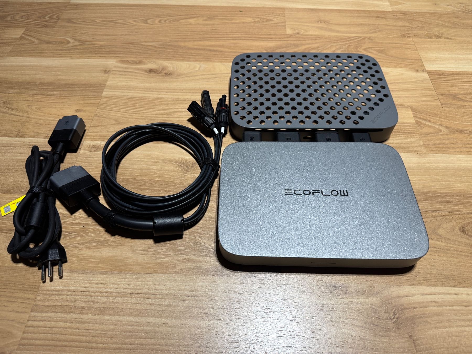 Ecoflow Inverter: EcoFlow PowerStream mit Schweizer AC-Kabel – Usato da Moosleerau venduto da MarMooAG 1