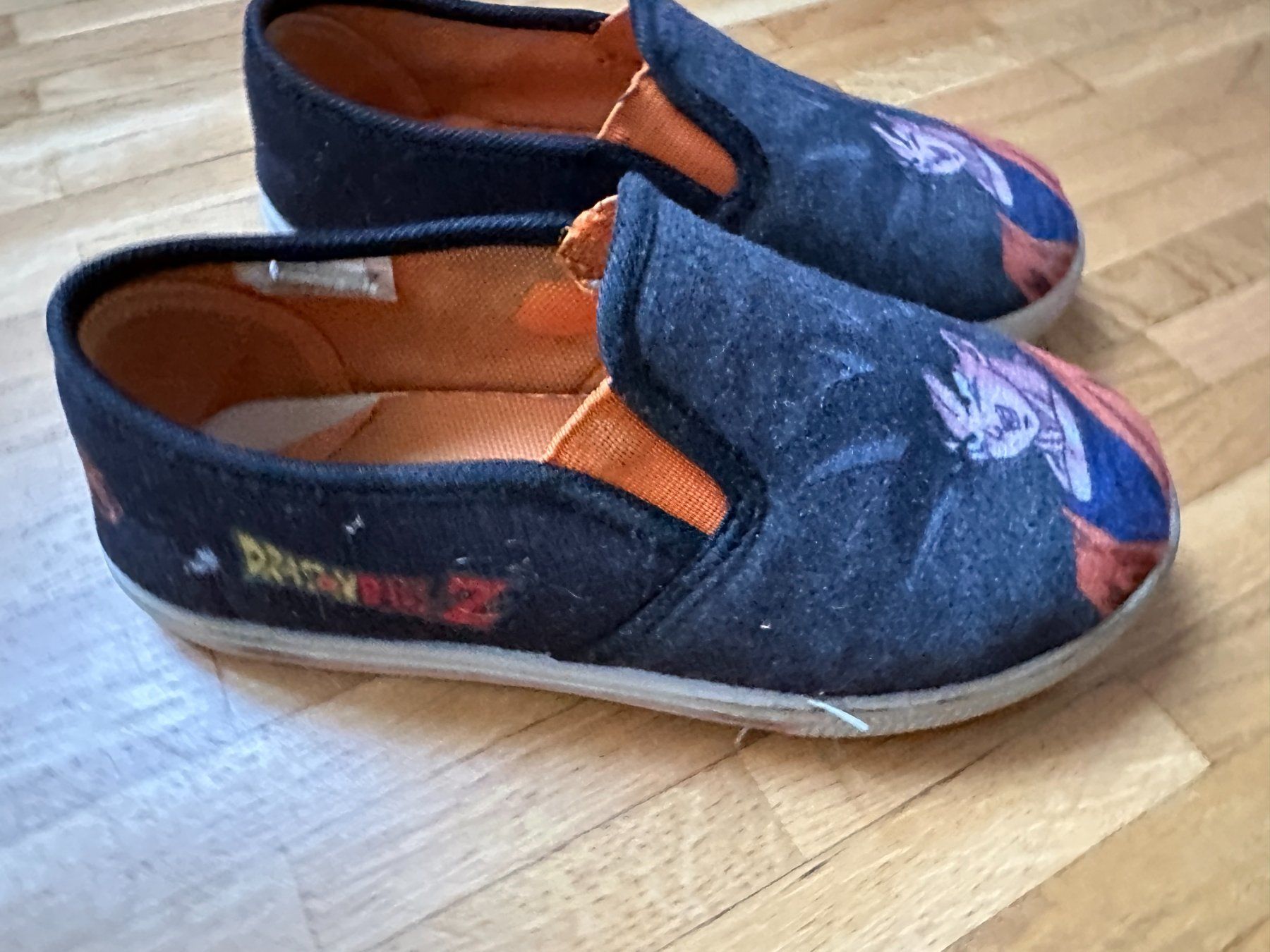 Scarpe per ragazzi: Dragonball Z Hausschuhe T31 – Usato da Lausanne venduto da brixton 1