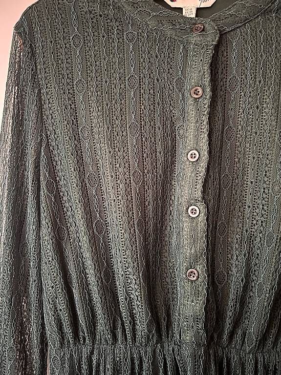 Kleider: Robe verte en dentelle, taille 38 – Gebraucht aus Lausanne von sugarplumfairy 1