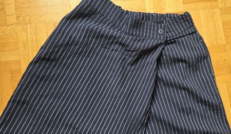 Pantalon grande qualité bleu marine Humility 38