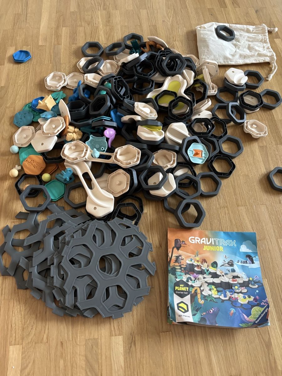 Ravensburger Giocattoli: GraviTrax Junior Starter Set My Planet – Usato da Kestenholz venduto da marina_w01