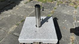 Granitsockel 40kg ohne Rollsystem, top Zustand, fr.