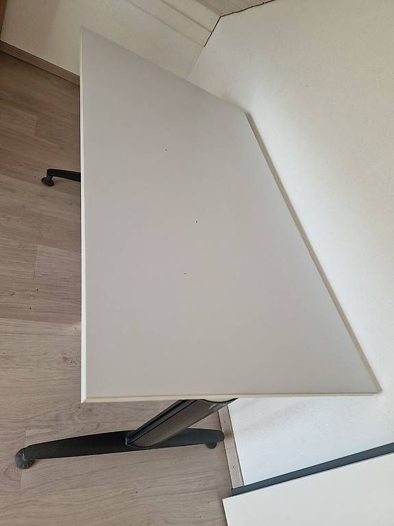 Schreibtische: Schreibtisch – Gebraucht aus Tuggen von Laui10 1