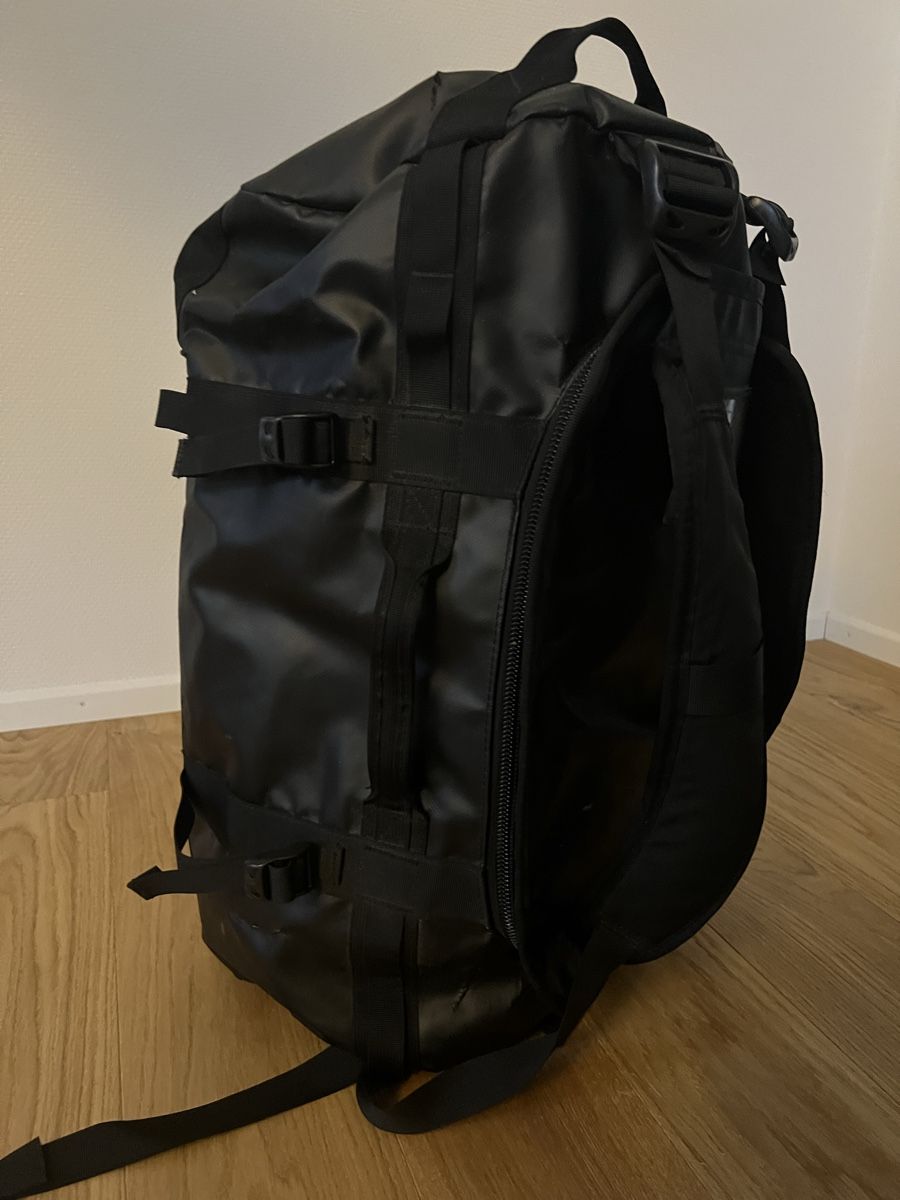 North Face Taschen: The North Face Duffle Bag - Grösse S / schwarz – Gebraucht aus Widnau von iamniko 2