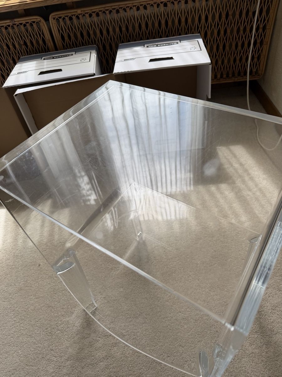 Tables de nuit: Acryltisch Beistelltisch transparent – D'occasion à Zürich par skeller4 1