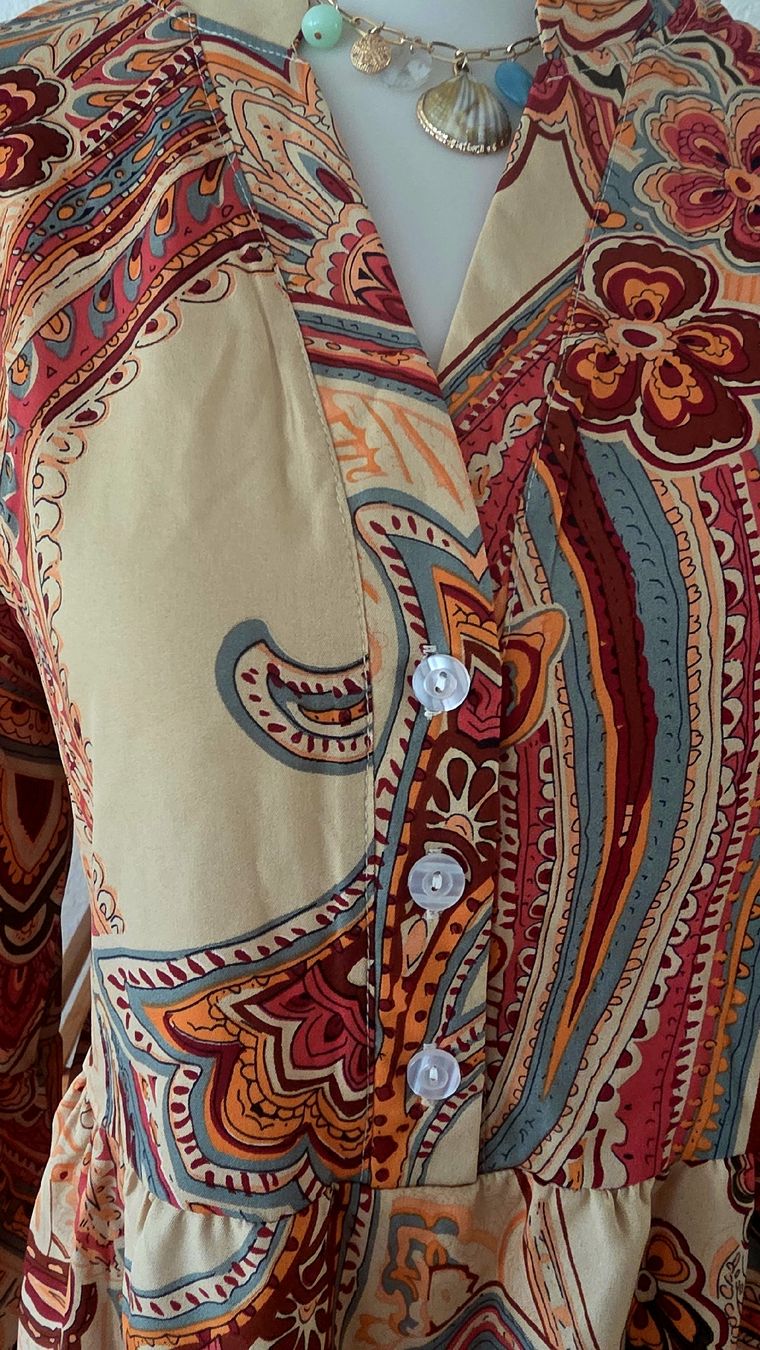 Robes: Dress patterned size L 80cm length new – Neuf (Voir description) à Klingnau par fairy.princess 2