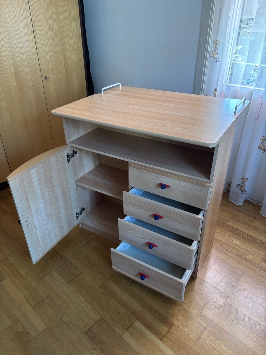 Wickeltisch & Zubehör: Wickelkommode – Gebraucht aus Zürich von kat_r8m6 1