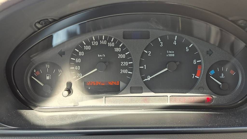 BMW Automobili: BMW 318ti E36 Compact  1. Hand  100% Original & Rostfrei – Usato da Weinfelden venduto da Pedi007 2