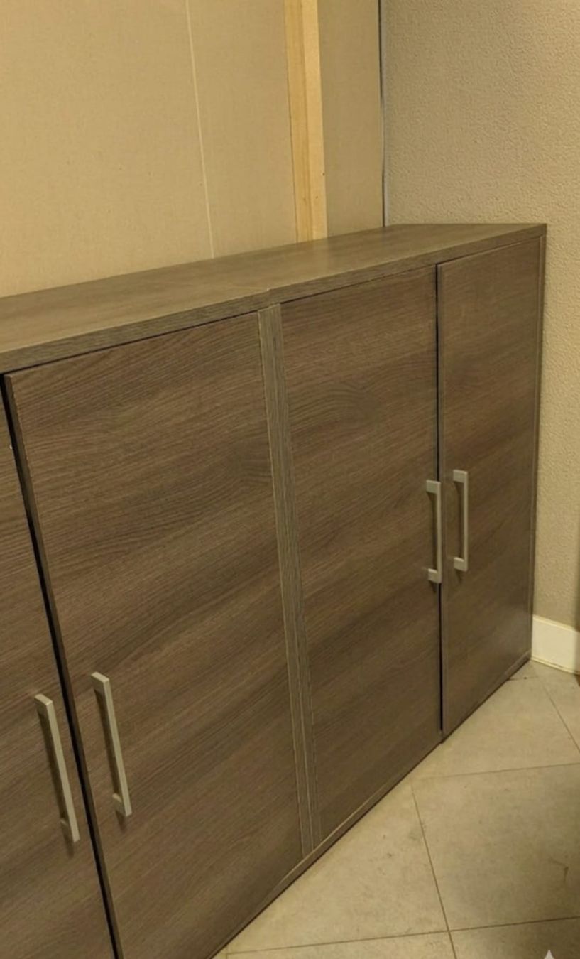 Cassettiere: 2Stk graue Sideboard mit Türen – Usato da Rüti ZH venduto da kunstreich_8630
