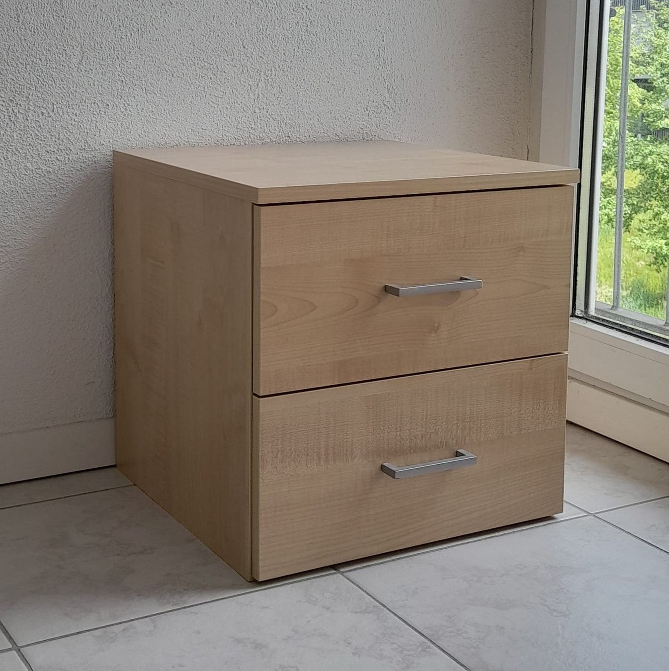 Livique Comodini: Nachttisch MAYA - Kommode mit 2 Schubladen - Great Storage! – Usato da Winterthur venduto da iva_vd2x
