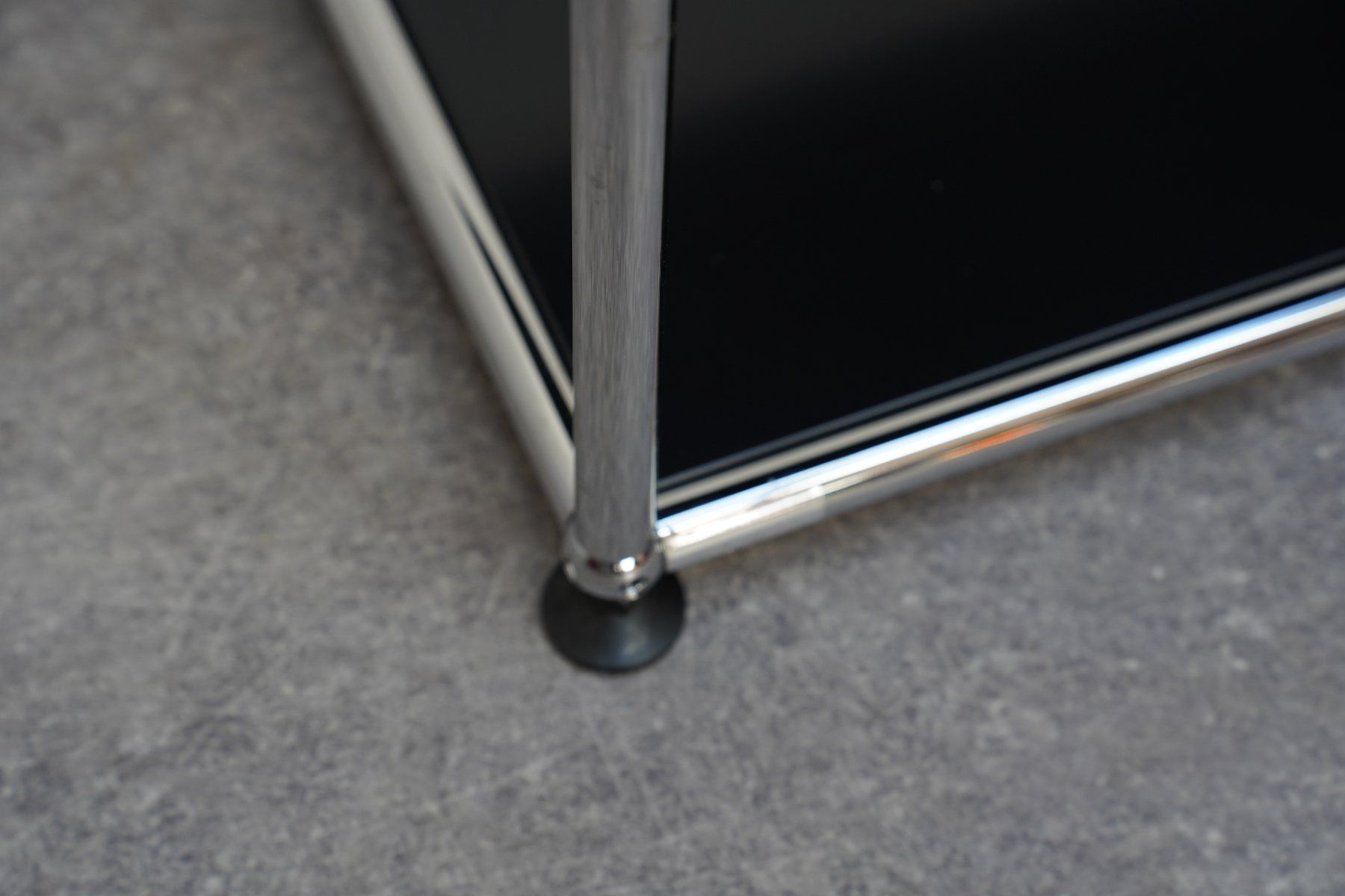 USM Tische: Table basse / d’appoint USM Haller – Gebraucht aus Bulle von ABELiAM 3
